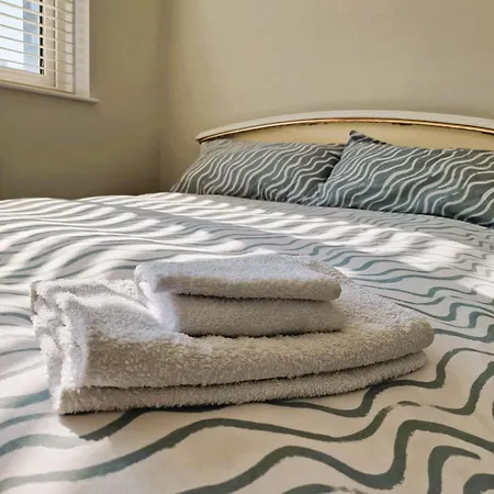 2 Bed Apartment Close To Central London